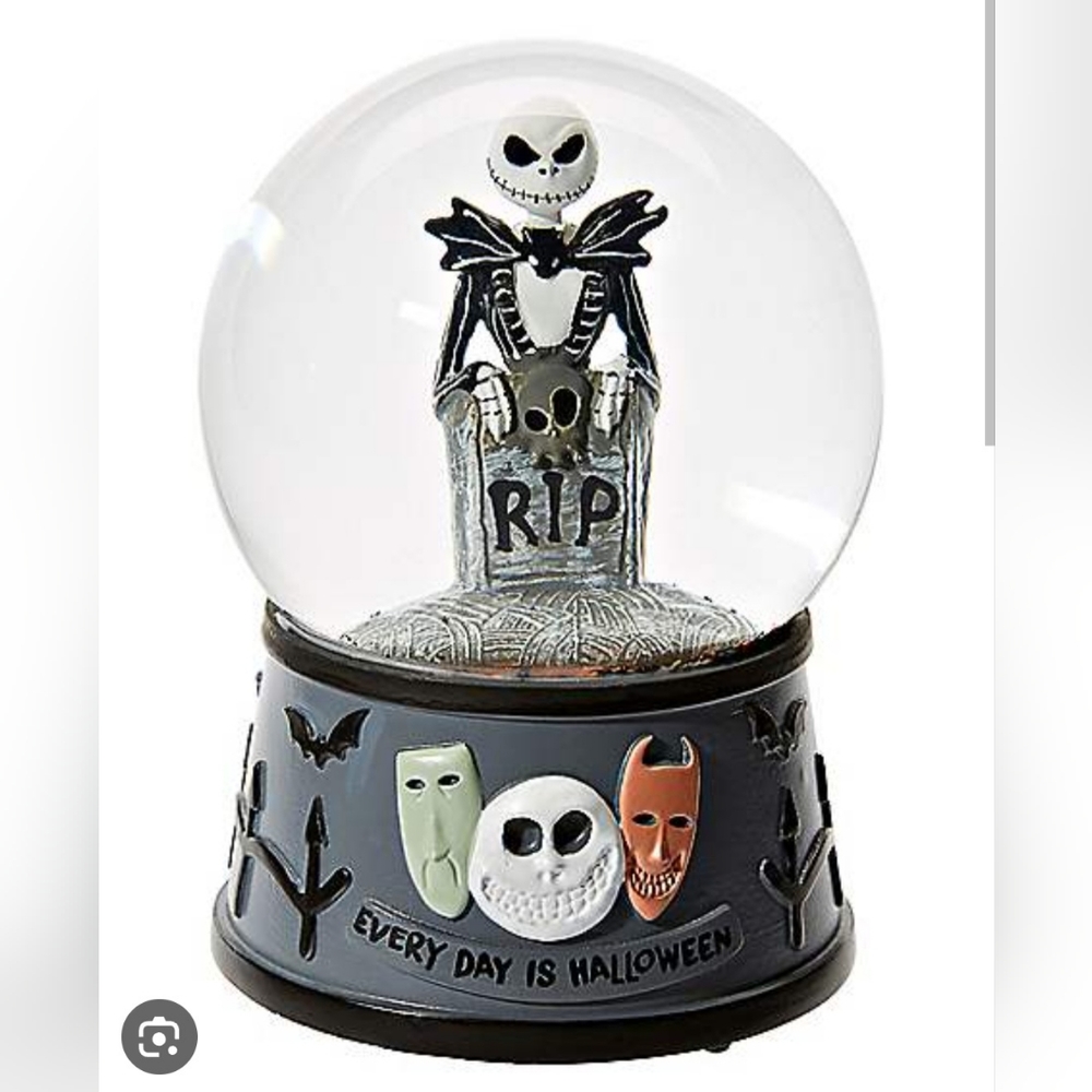 Jack Skellington Snow Globe